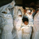 Cinco niñas asesinadas por un bombardeo Israeli en Gaza al bombardear una mezquita -Agencia France Press  - Publicada en El País-